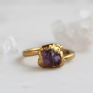 Raw amethyst ring, crystal jewelry, raw gemstone jewelry, gold ring, organic jewelry, gift for her