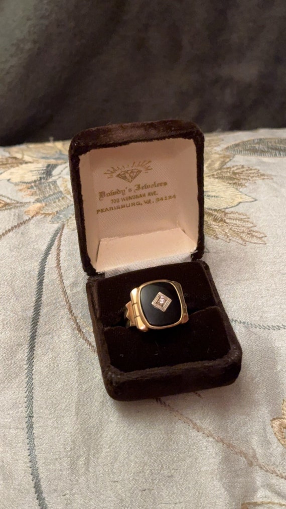 Vintage 10k Gold 1940’s Men’s Ring- Genuine Onyx … - image 1