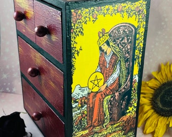 Queen of Pentacles Tarot Card Jewelry Box