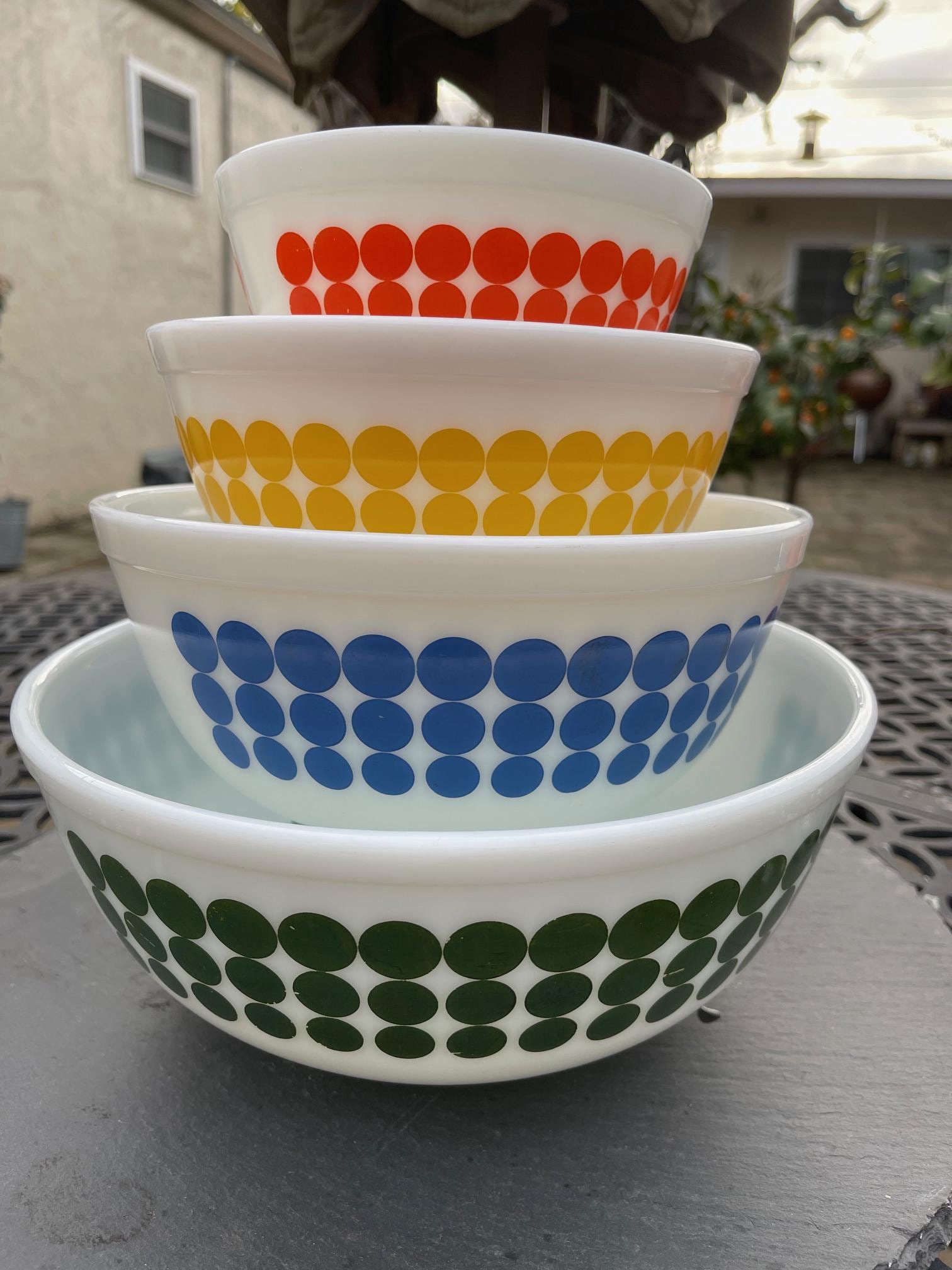 激レア SUBARU スバル カフェプレート ４枚セット Pyrex Dot Mixing Bowls, Set of 4, 401, 402, 403 and 404