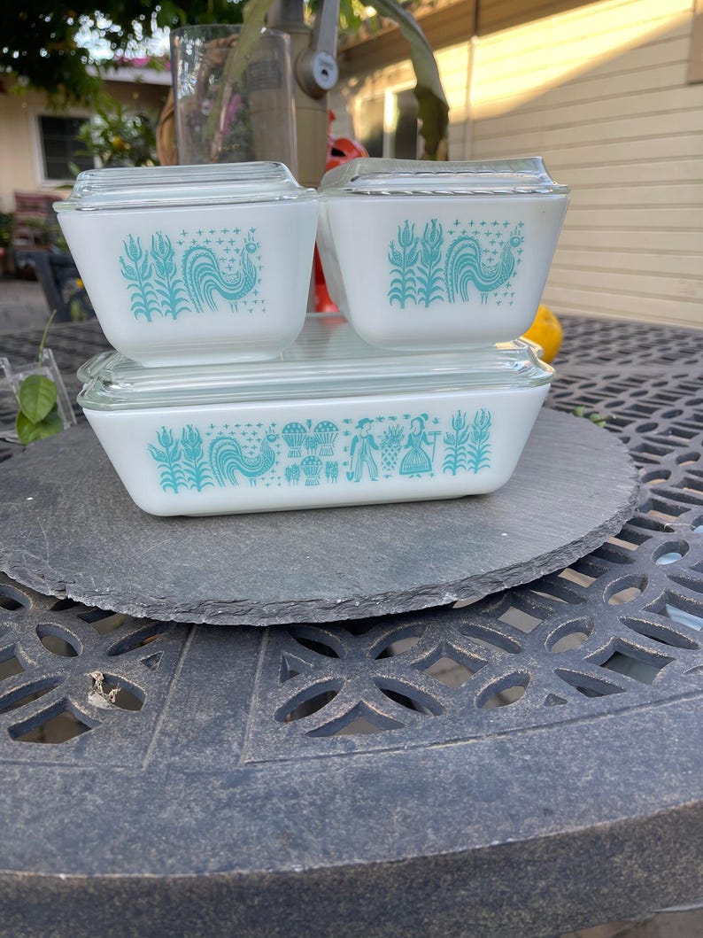 Grey Pyrex PYREX Amish Butterprint Full Set Butterprint Fridgies With Lids Vintage ...