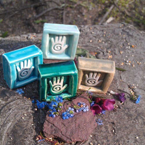 Chunky Hamsa Hand Mini Tile