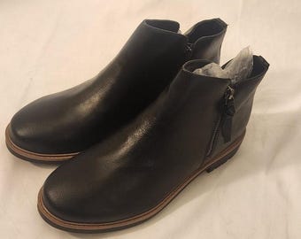 ESPRIT Women’s Black Ankle Boots Size 11M – NEW Without Tags