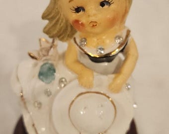 Figura vintage de campana de ángel de Wade Japan sobre soporte de madera de 5 pulgadas.