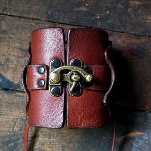 Hook & Latch Leather Cuff, Tobacco Black Brown Leather, Brass or Silver Hook Clasp, Men&#39;s Women&#39;s Wide Steampunk Cuff, Biker Style Wristband