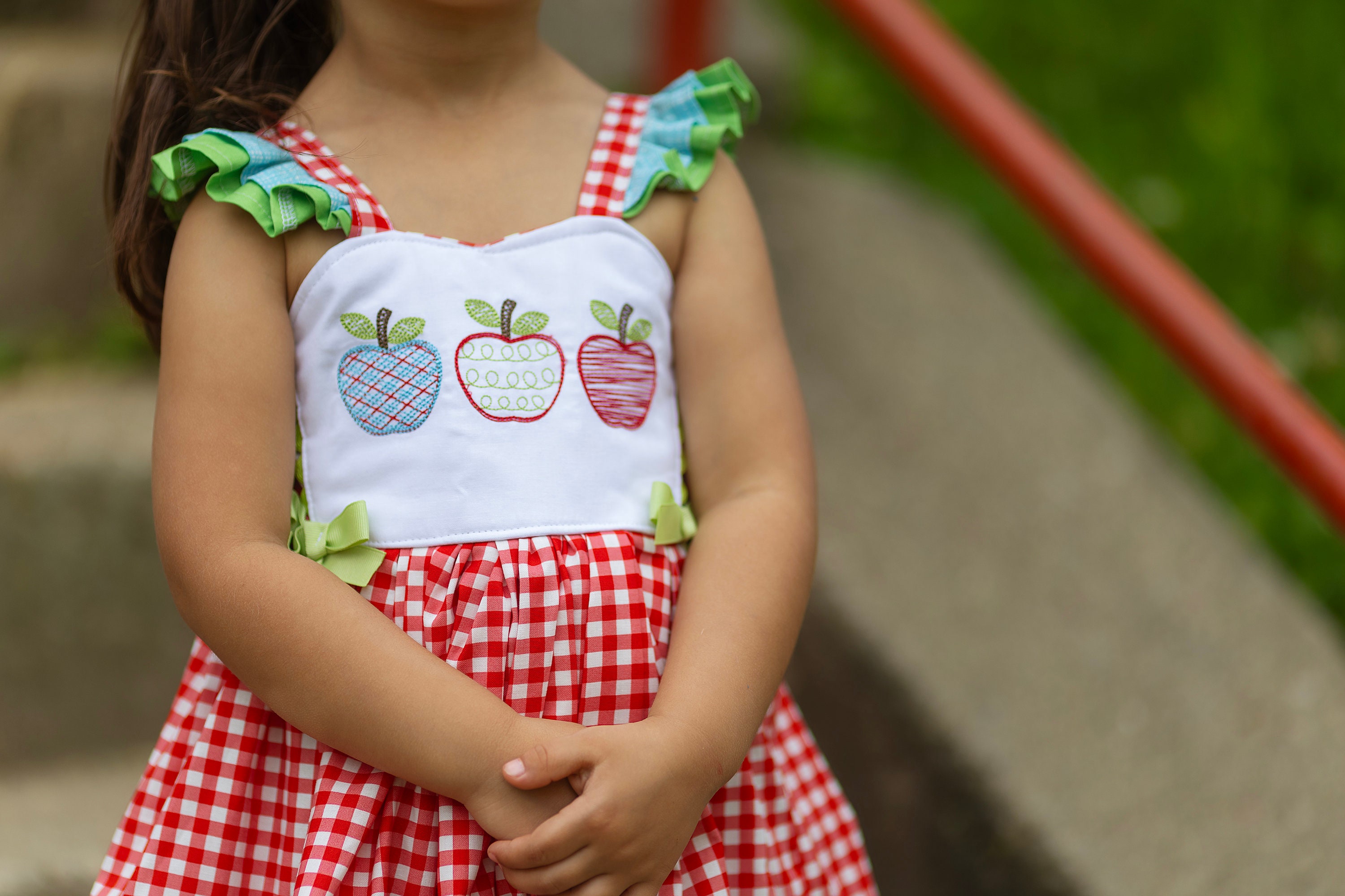 2-teiliges Schulanfangs-Outfit Für Mädchen | Apfelkleid Mit Faltenrock | Größen 6-12M Bis 3-4 Jahre