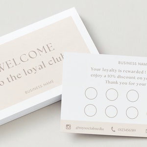carte de fidélité beige et blanche pour institut de beauté, carte de fidélité professionnelle pour esthéticienne et prothésiste ongulaire
