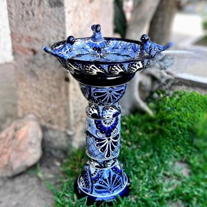 Hand-Painted Blue Ceramic Bird Bath Fountain – Elegant Garden Bird Feeder, Luxury Outdoor Decor, Artisan Home Garden Accent 28in imagem 3