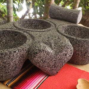 Botanera Decorative Volcanic Stone Molcajete heart  cuchara corazon