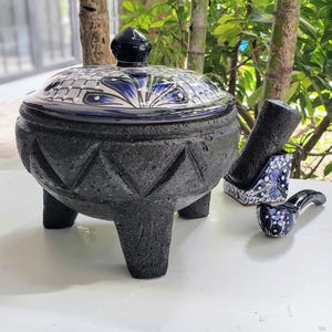 Handmade Volcanic Stone Molcajete – 8” Mexican Mortar & Pestle with Talavera Lid and Spoon | Authentic Guacamole Bowl | Artisan Kitchenware