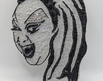 Broche escultórico "Risa Divina" - Arte 3D de gran tamaño dibujado a mano - Joyería llamativa para drag queens