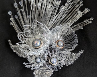 Broche florale sculpturale 3D dessinée à la main - Bijoux artistiques tendance limpides