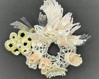 Broche escultórico de tunicados esponjosos - Arte 3D de gran tamaño dibujado a mano - Joyería llamativa