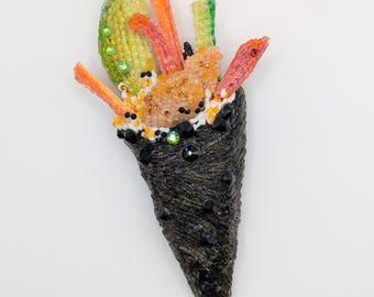 Broche sushi temaki - grand art 3d dessiné à la main - bijoux tendance
