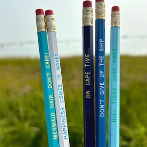 Lot de 10 crayons gravés Cape Cod dans un sac à cordon, n'abandonnez pas le navire, cheveux de sirène, marées hautes, crayons nautiques, mariage côtier