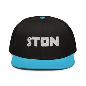 Gorra con visera plana con el símbolo de criptomoneda TON Toncoin