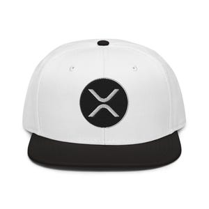 Gorra plana con visera ajustable con el token XRP de Ripple y el activo digital criptográfico