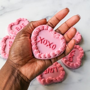 Heart Compact Mirror: Conversational Fake Cake Handheld Mirror