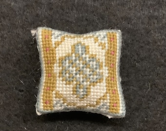 Dollhouse Miniature Needlepoint Pillow - Celtic Knotwork Pattern in Blue, Gold and Off-White