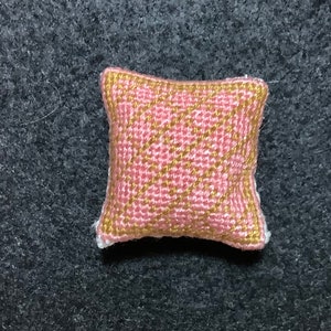 Dollhouse Miniature Needlepoint - Pink Square Pillow with Old Gold Diamond Pattern (Color Set B)