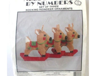 1989 Kit de broderie sur toile en plastique, ornements de rennes par numéro, scellé complet