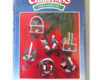 Christmas Baskets Plastic Canvas Kit Sealed Complete