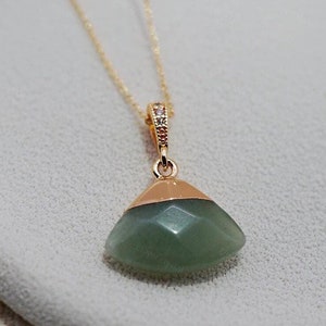 Natural Aventurine Pendant Necklace, Minimalist Healing Crystal Necklace, Geometric Dainty Necklace for Women, Energy Jewelry, Gift for Her