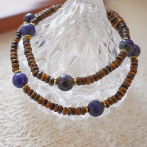Vintage Tiger Eye and Lapis Lazuli Necklace – Natural Gemstone Beaded Jewelry – Healing Crystals – Boho Retro Style – Gift for Him or Her