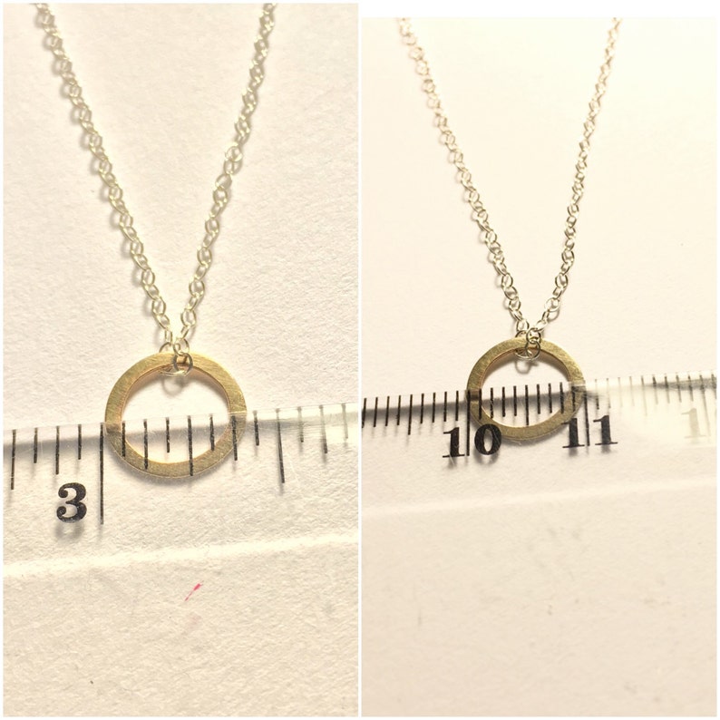 Círculo de oro de 14k en un collar de cadena de plata de ley oxidada pequeño círculo de oro... imagen 5