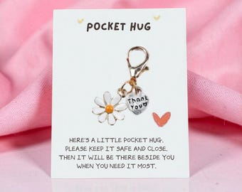 Daisy Pocket Hug