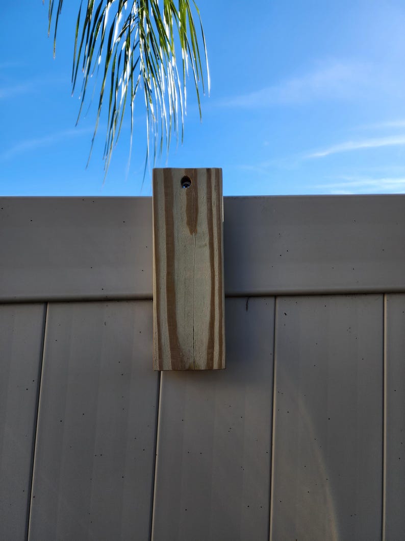 universal vinyl fence mount