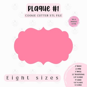 Może przedstawiać: Różowy plik STL wykrawacza do ciastek w kształcie plakietki. Obraz zawiera tekst "Plaque #1" i "Eight sizes". Rozmiary wahają się od 5 cm mikro do 11,4 cm jumbo. Obecne jest również różowe koło z napisem "New & Improved Cutter".