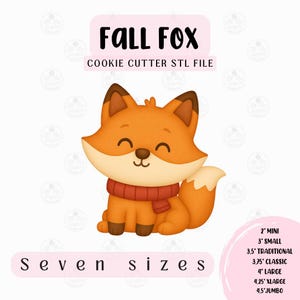 Puede incluir: Un cortador de galletas con diseño de zorro naranja sonriente, con una bufanda roja. El texto "Fall Fox" y "Cookie Cutter STL File" están presentes. Se enumeran siete tamaños, desde 5 cm mini hasta 11,4 cm jumbo.