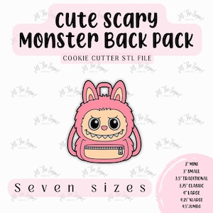 Może przedstawiać: Różowe wykrawacze do ciastek w kształcie plecaka potwora z napisem "cute scary Monster Back Pack". Projekt zawiera zamek błyskawiczny oraz tekst "Seven sizes" i wymiary.