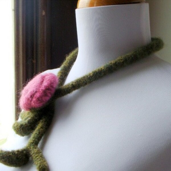 Felted Wool Lariat Necklace - Romantic Rose