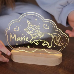 Einhorn Nachtlicht für Kinder - Personalisierte LED-Lampe mit Namen, niedliche Kinderzimmer Tischlampe, magisches Geschenk für Mädchen