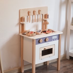 Wooden Play Kitchen for Kids – Montessori-Inspired Toy Kitchen Set with Accessories – Pretend Play Cooker for Toddlers & Preschooler