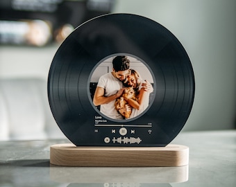 Custom Vinyl Record Lamp with Photo and Song – LED Night Light for Couples – Personalized Music Gift for Anniversary or Valentine’s Day