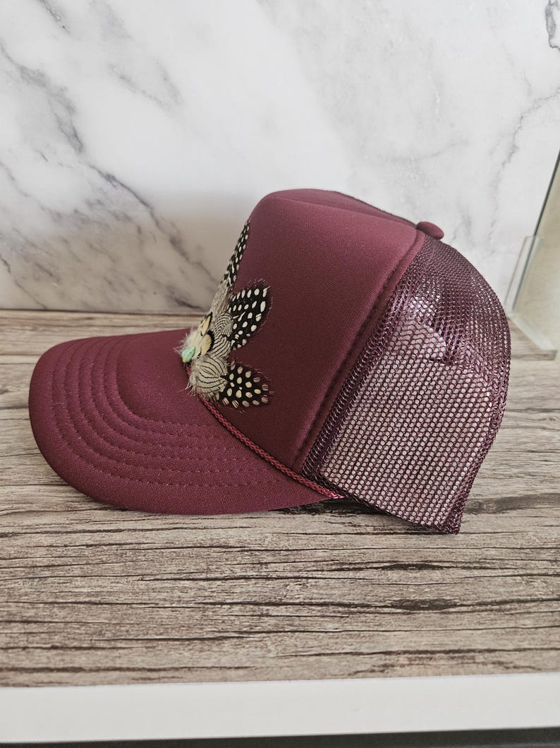 Feather Trucker Hat, Cowgirl hat, western hat, western trucker hat, faux feather hat, trendy trucker hat, cute hat Bild 7