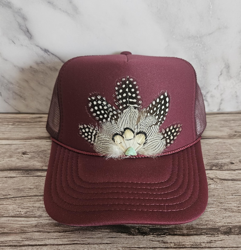 Feather Trucker Hat, Cowgirl hat, western hat, western trucker hat, faux feather hat, trendy trucker hat, cute hat Bild 6