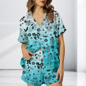 Lindo conjunto de pijama Ohana de Stitch para mujer, pijama de satén azul con dibujos animados, pantalones cortos de verano a juego de Disney, idea de regalo de Lilo y Stitch