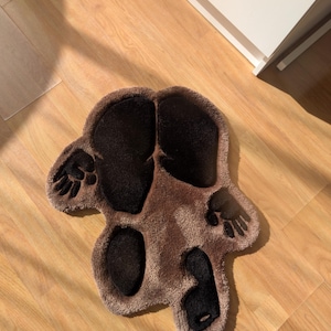 Hand tufted Woman Body Shape Rug. Perfect gift for friend. Gift for Men