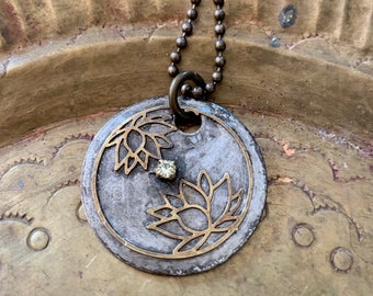 Double lotus leaf necklace