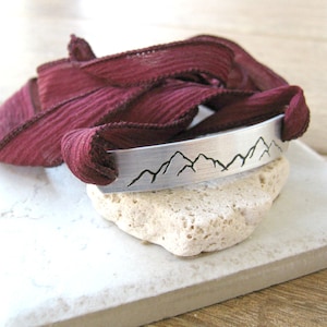 Mountain Bracelet, Mountain Range Bracelet, Mountain Climber gift, Hiking Bracelet, Hiker&#39;s Bracelet, Outdoors wrap, Hiker gift, Hiking gift