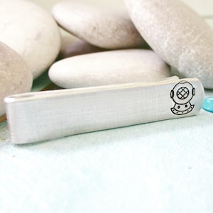 Diver&#39;s Helmet tie bar, Diving gift, Love to Dive, Diver gift, scuba gift, Scuba Diver tie clip, customize back with 8 characters max