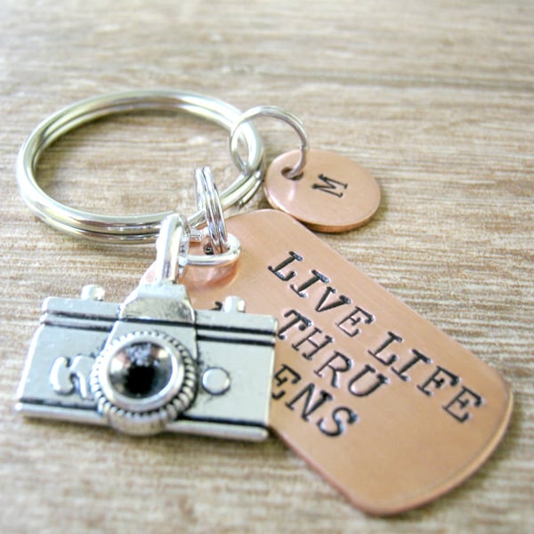 Personalized Camera Keychain, Live Life Thru A Lens, wedding photographer gift, photography keychain, photography quote, initial disc