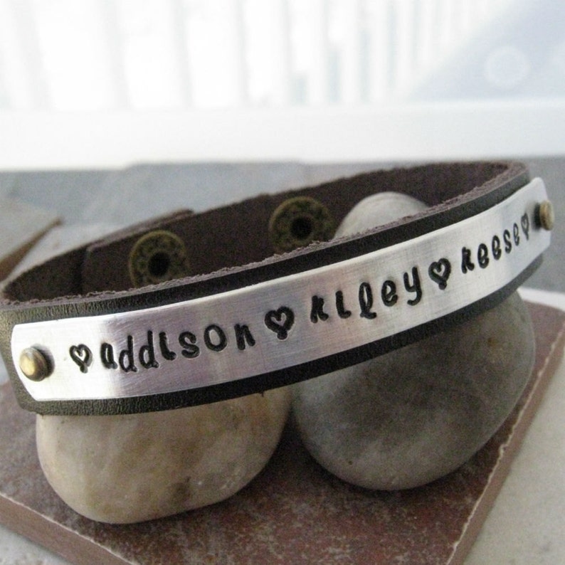 Personalized Mothers Bracelet, Leather Cuff Bracelet, 1/2 inch, Margarita font, limit 25 characters total, Gifts for Mom, Mother's Day gift image 2