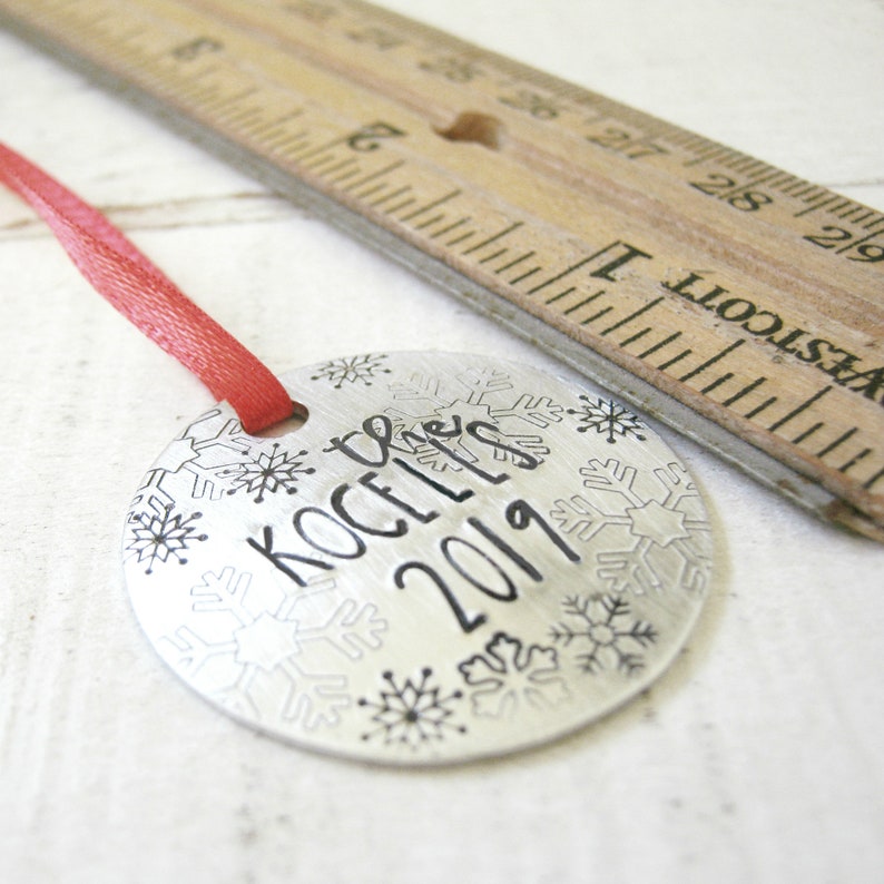 ornament gift tag Christmas 2020 Personalized Family Name Ornament hostess gift snowflake ornament housewarming gift Family Ornament