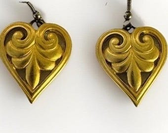 Vintage 90 s Gold Toned Heart Earrings