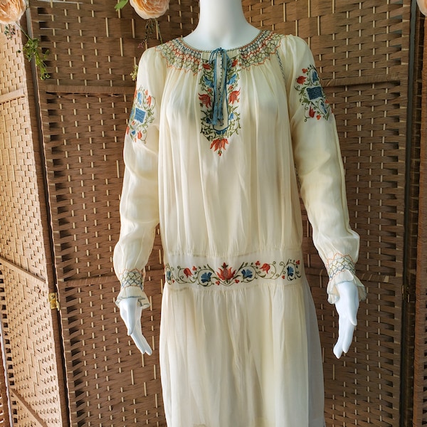 1920s Embroidered Peasant Hungarian Dress